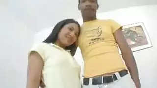 بورنو منفرد ساخن للشابة السمراء ليلى استمناء أمام الكاميرا