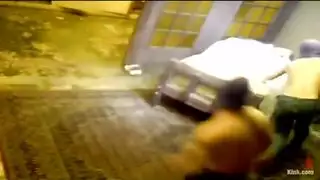 جنس جماعي صريح مع توأم مثير وشركاء متعددين