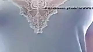 بنت سوريا تعرض جسمها لحبيبها