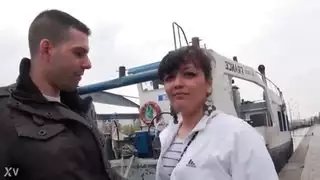 اشتعلت استمناء الحلق مارس الجنس الحمار الى الفم