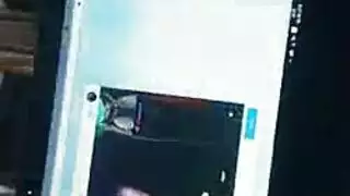 مفاجأة الثدي الكبير: آشلي لي تتوق لساندويتش قضيب