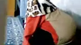 نجم إباحي محجب يأخذ عدة قضبان في كل وضعية يمكن تخيلها