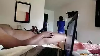 الشغالة ام بزاز كبيرة من ابن صاحب البيت