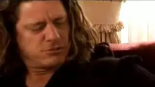 ناتشو فيدال يضاجع فتاتين لا تستطيعان إبعاد أيديهما عن مهبليهما