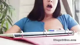 رجل مع نساء كثير