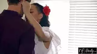 العلاقة السرية تتحول إلى فيلم بورنو كامل مع إنهاء بالقذف الداخلي