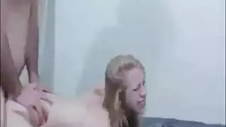 تحقيق خيال التبول: امرأة ناضجة تعلّم شقها