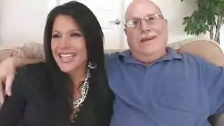 بتخون زوجها بالمستشفى