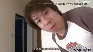 أربعة فراخ آسيوية سيئة تمتص الديك وتعاقب الهرات